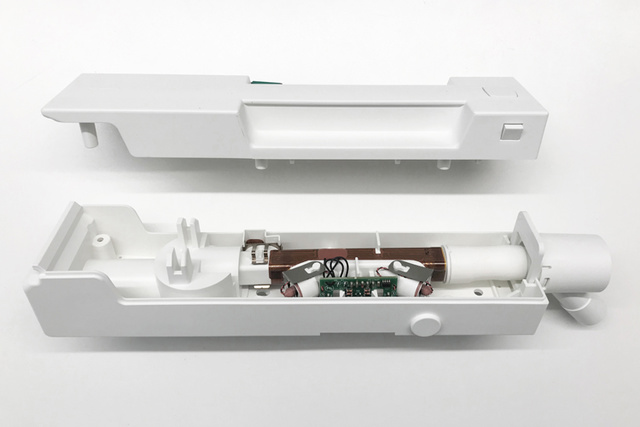 ww5 Servo-i Ultrasonic Expiratory Flow Sensor showing top of casing removed to reveal internal Ultrasonic Oxygen Sensor 